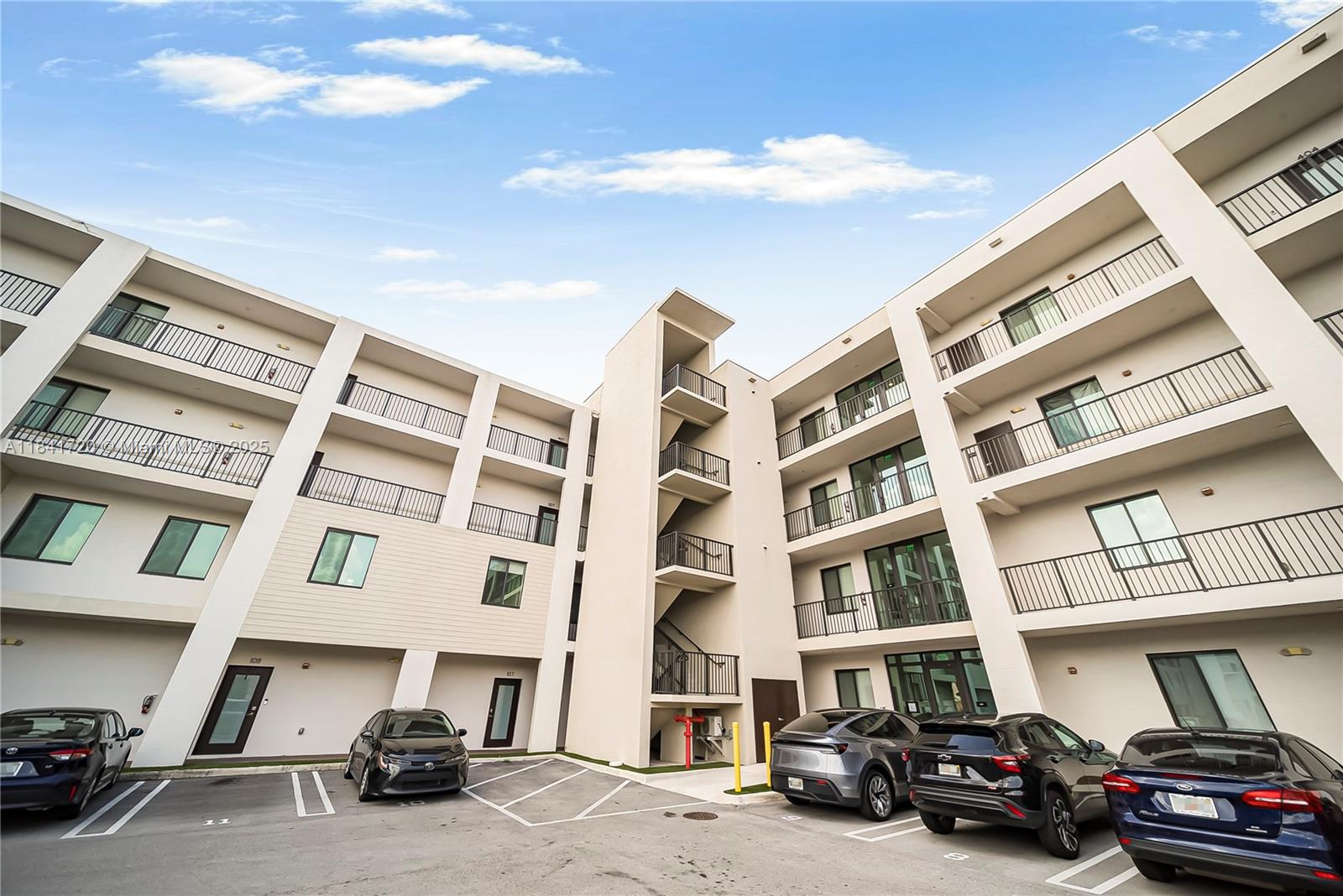 8265 NW 41st St C-202 FL