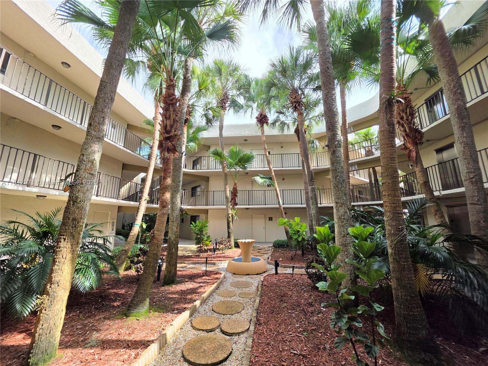 8075 SW 107th Ave 320 FL