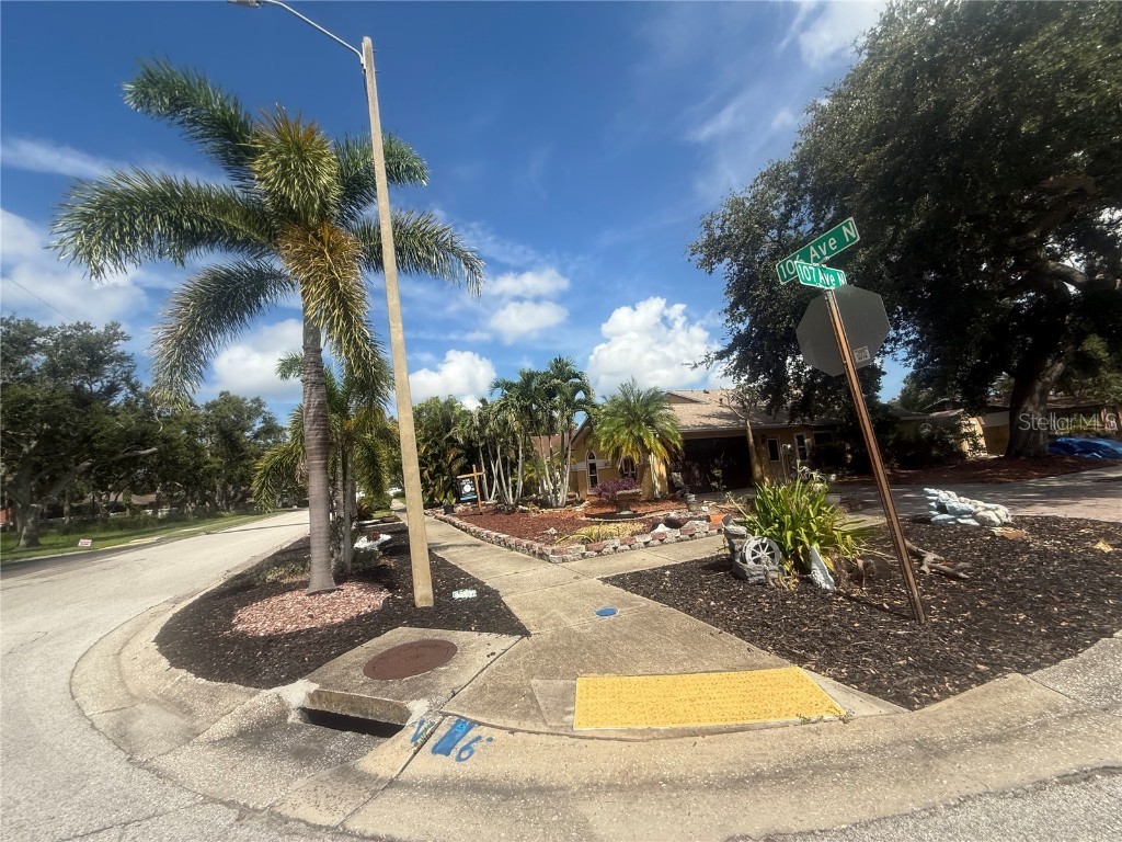 8949 106TH AVENUE Seminole FL