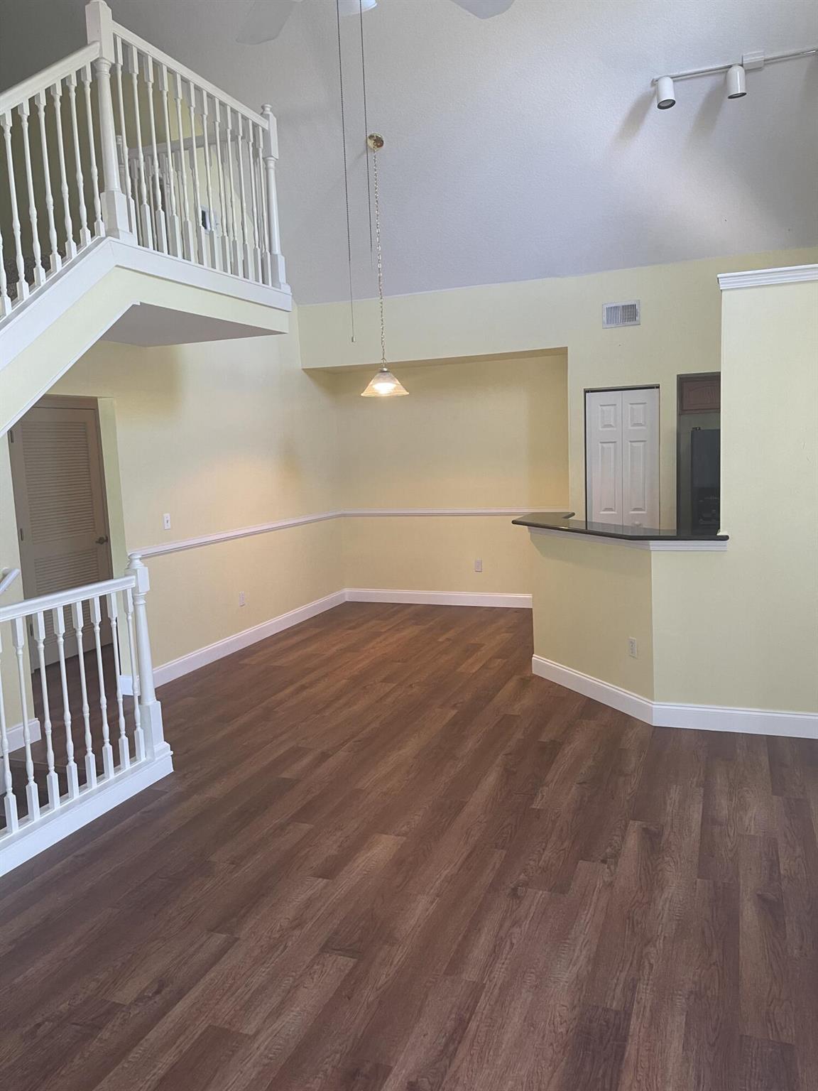 1661 SE Pomeroy Street 32 FL