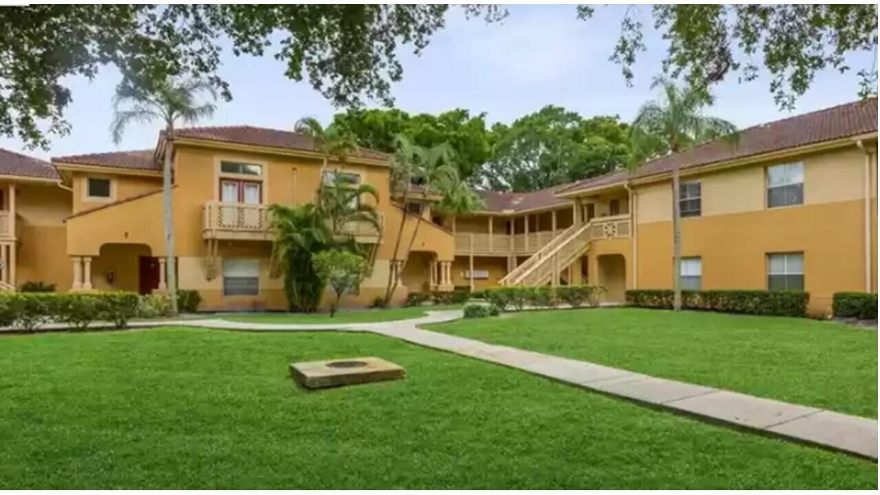4783 Via Palm Lake 122 #122 West Palm Beach FL