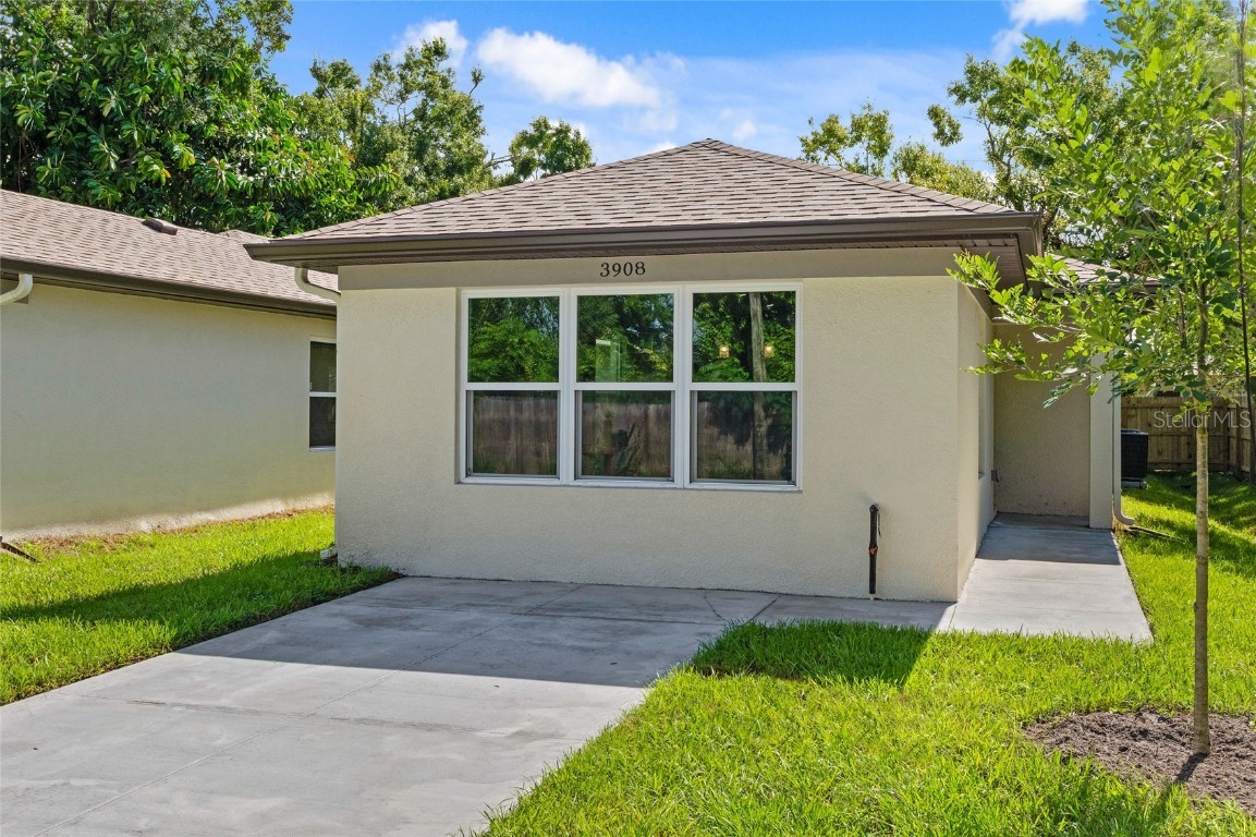 3908 WALNUT AVENUE Sarasota FL